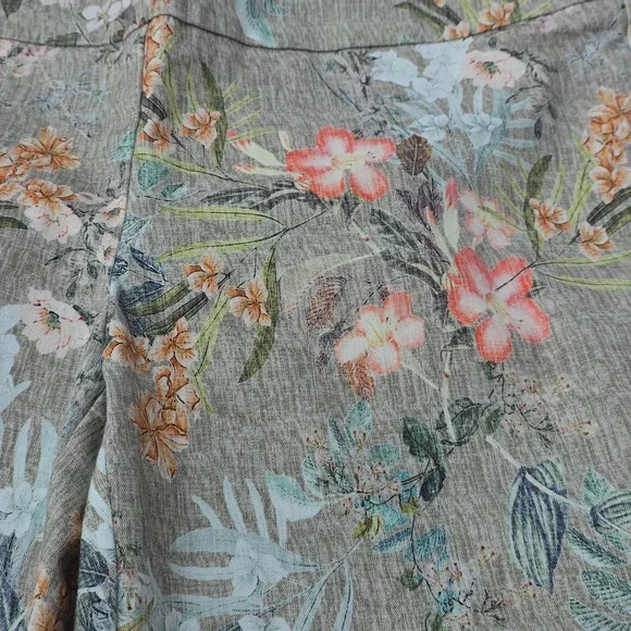 LISETTE Floral Patterned Trousers - Picture 7 of 7